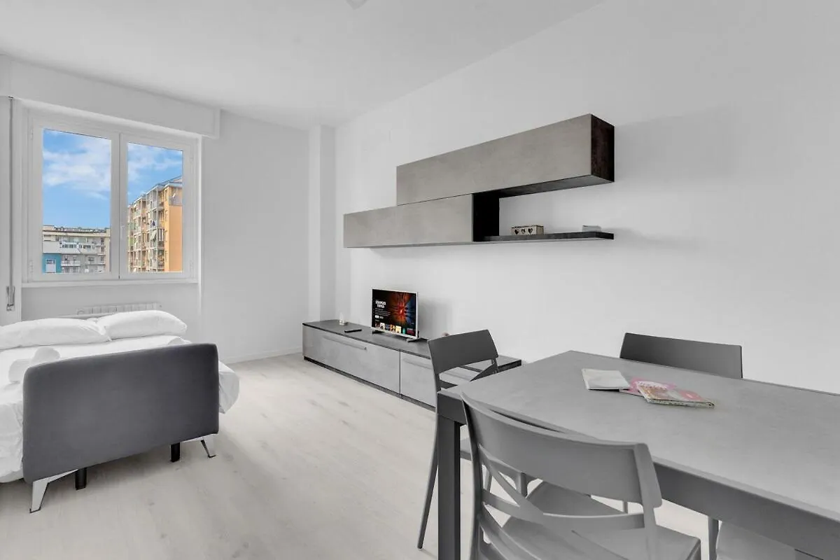 Metro M2 Famagosta-Appartamento X5-Self Check-In Mailand Italien