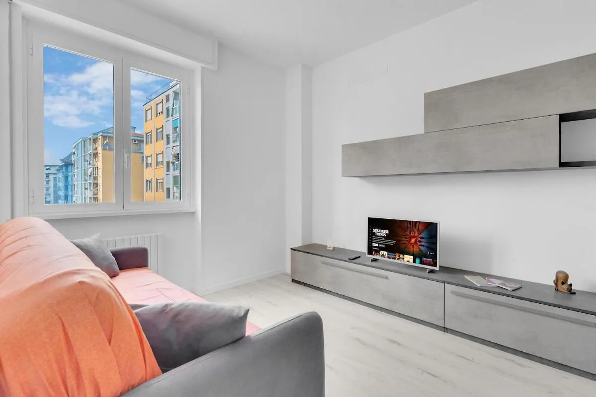 Metro M2 Famagosta-Appartamento X5-Self Check-In Mailand Italien